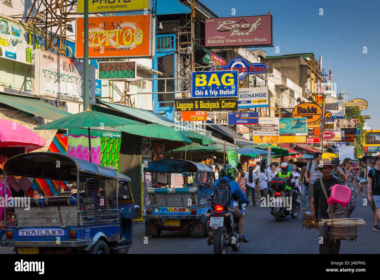 Khao San Road, Bangkok, Tailandia, el sudeste de Asia, Asia Foto de stock