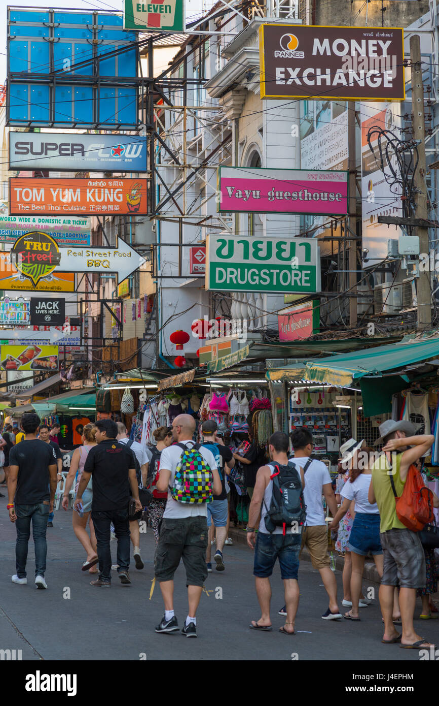 Khao San Road, Bangkok, Tailandia, el sudeste de Asia, Asia Foto de stock