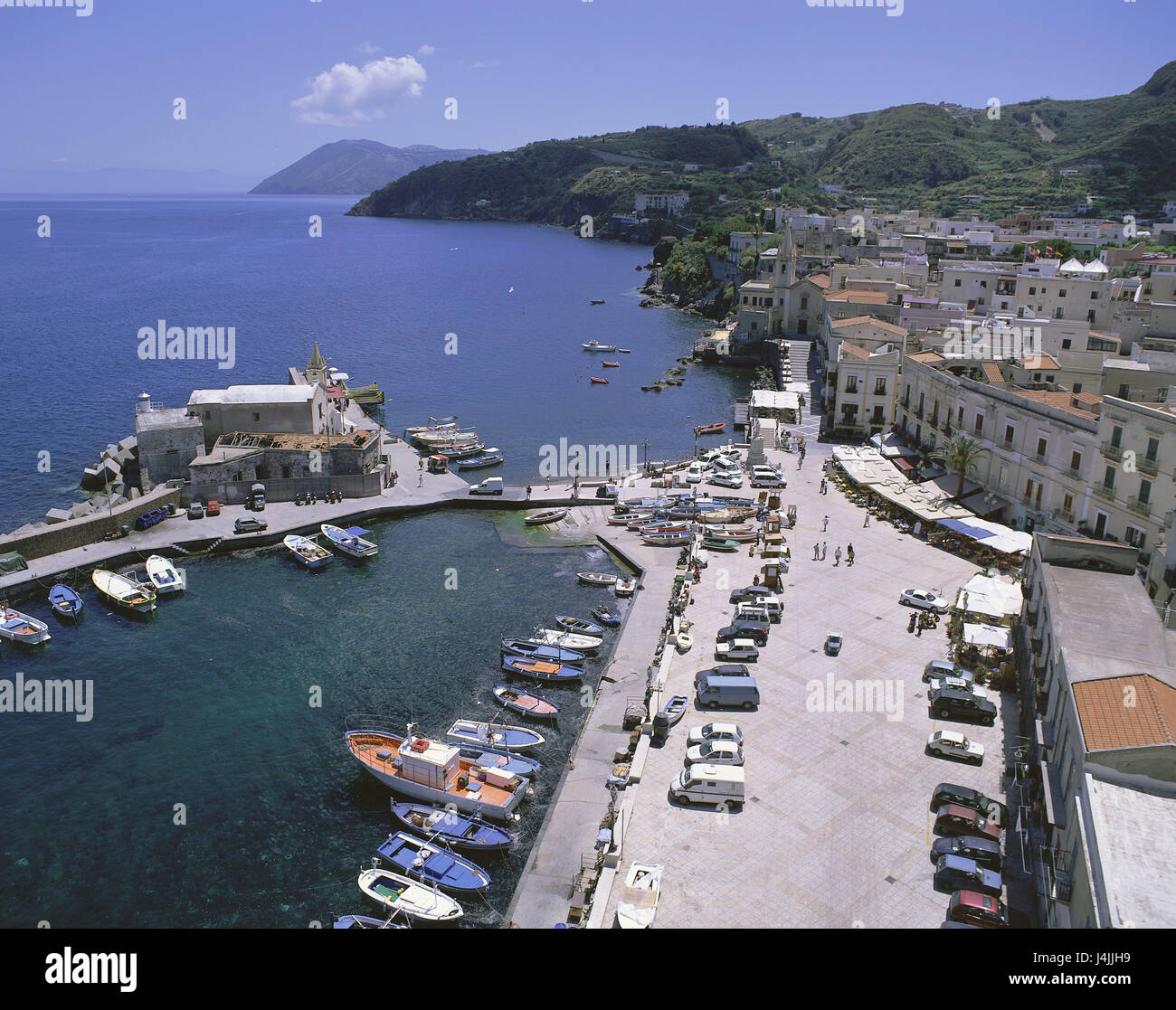 El puerto de lipari sicilia Fotografía de stock - Alamy