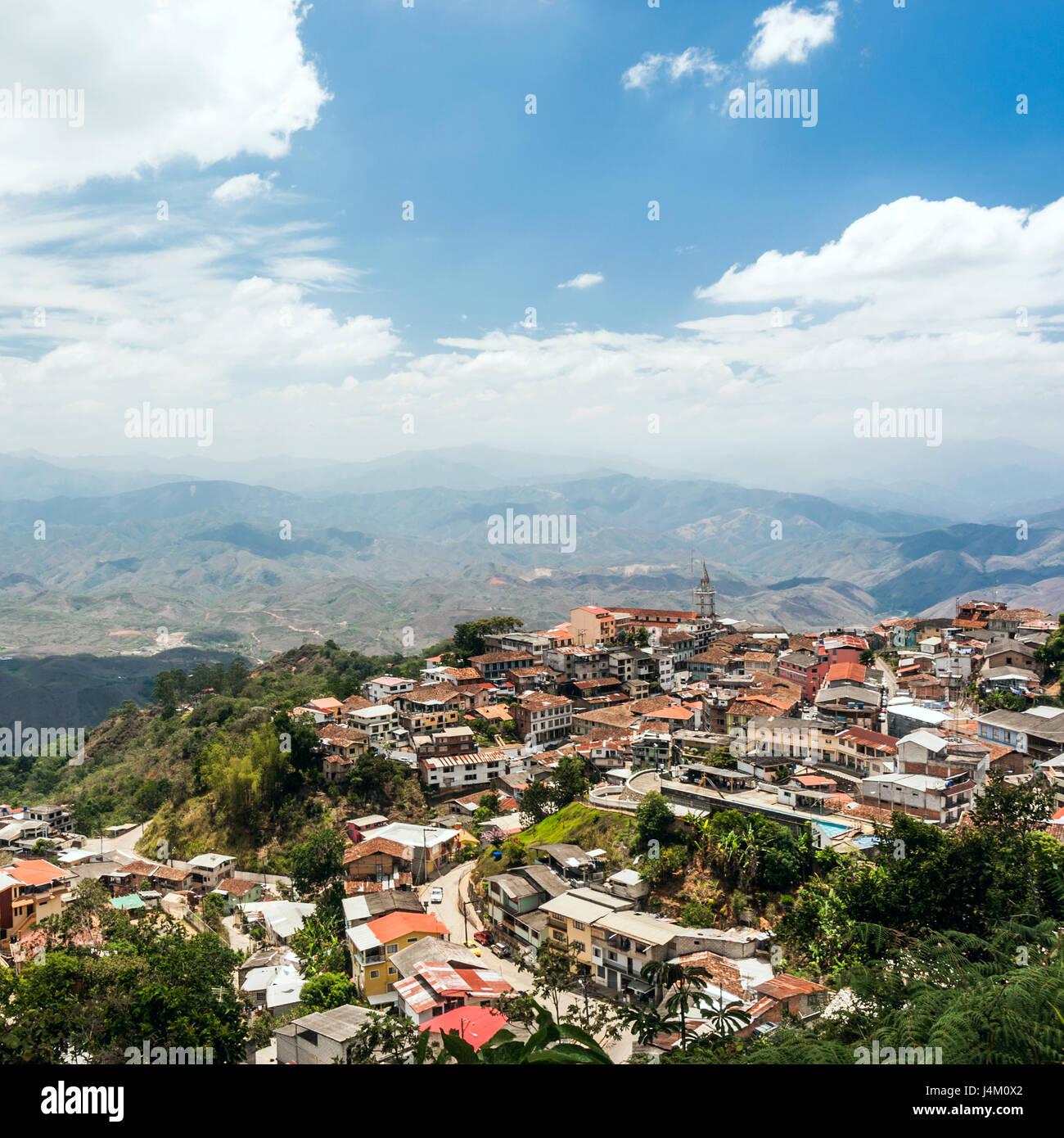 Zaruma - pueblo de mineros de oro, Ecuador. Situado en el sur de la provincia de El Oro (que significa literalmente "el oro") en el occidente de los Andes mou Foto de stock