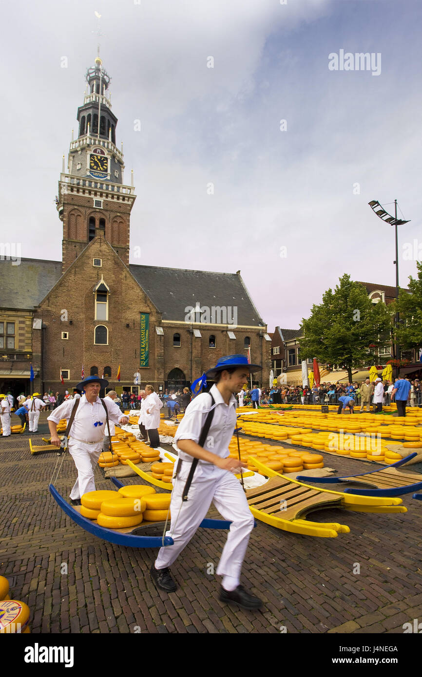 Los Países Bajos, Nordholland, alc. mara, el ayuntamiento, el mercado de quesos, hombres, transporte, queso, ningún modelo de liberación, Foto de stock