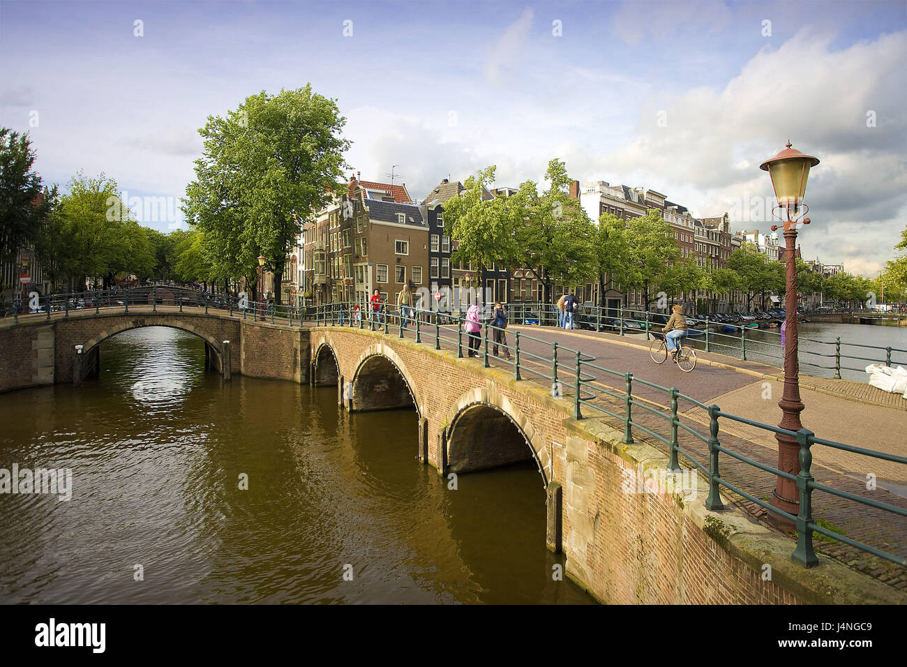 Los Países Bajos, Nordholland, Amsterdam, Keizersgracht, el canal, el puente, el peatón, Foto de stock