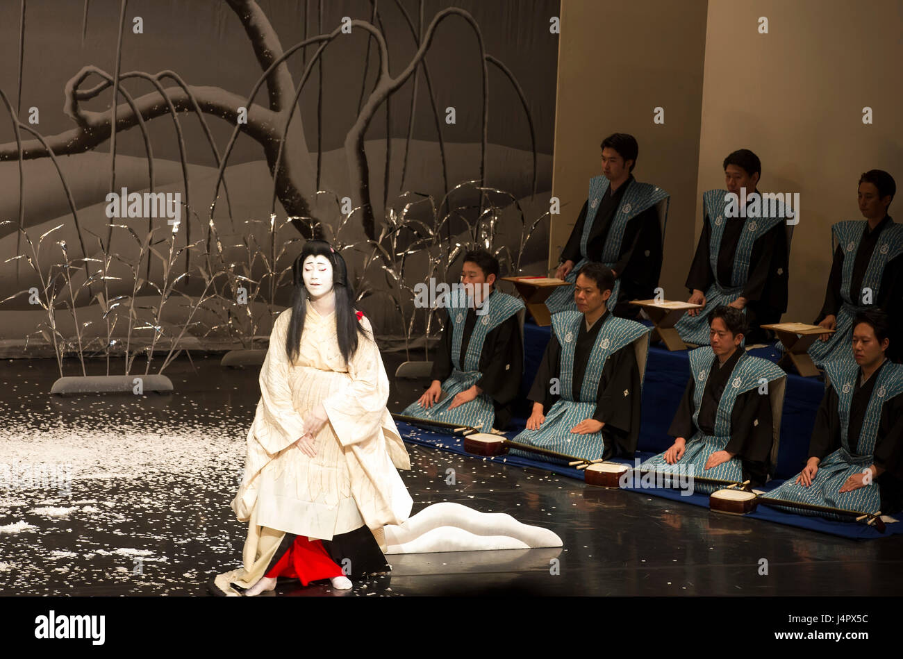 Espectáculo de Danza Kabuki en etapa de MUPA Budapest el 5 de julio de 2014 en Budapest, Hungría. Foto de stock