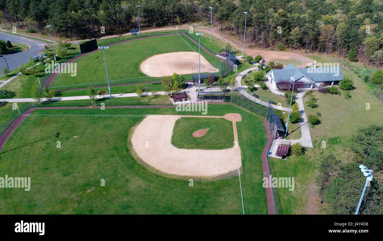 Vista aérea de campos de béisbol, parque Mannino, Old Bridge, New