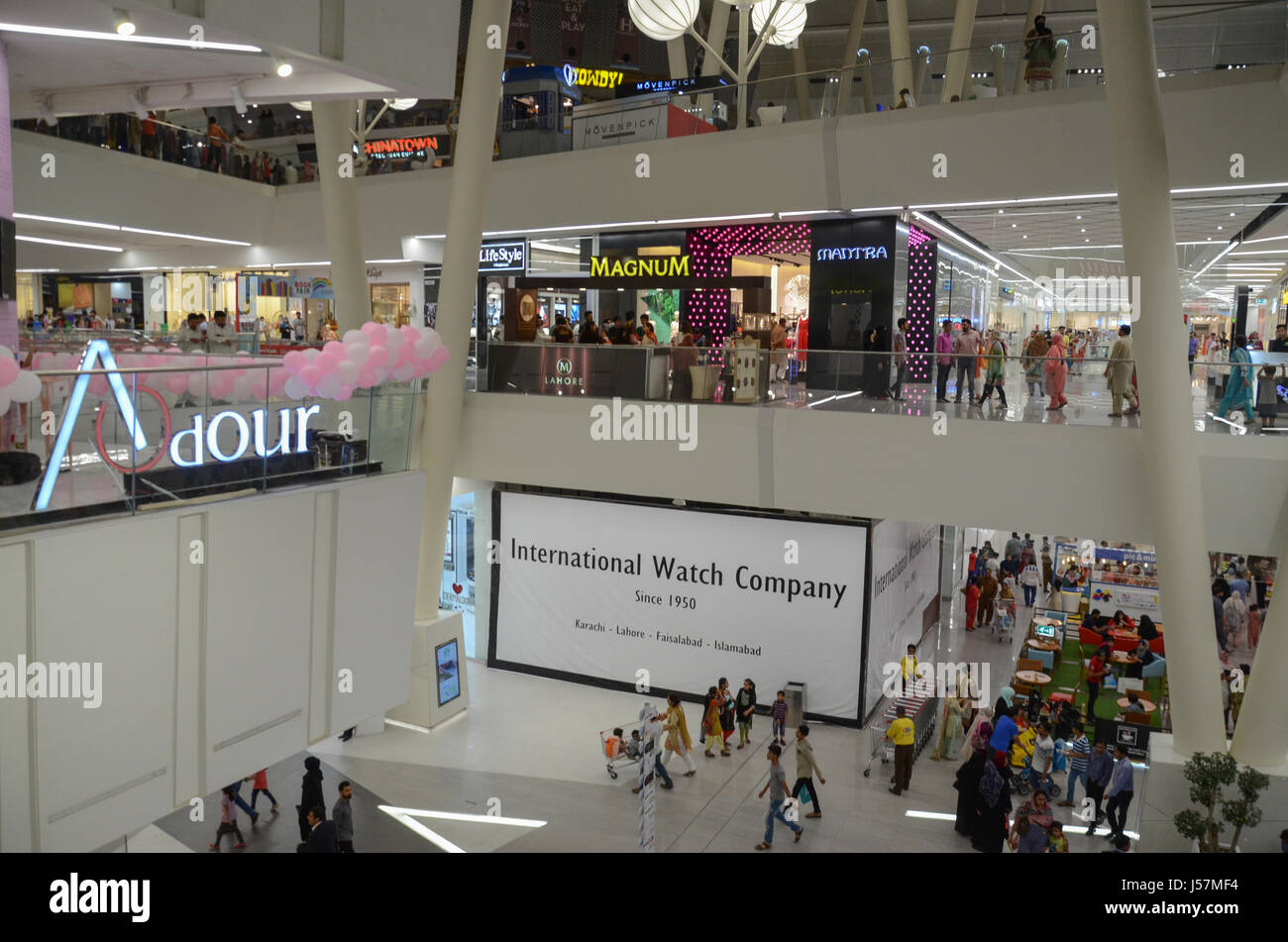 El Centro Comercial Emporium, Lahore, Pakistán Fotografía de stock - Alamy