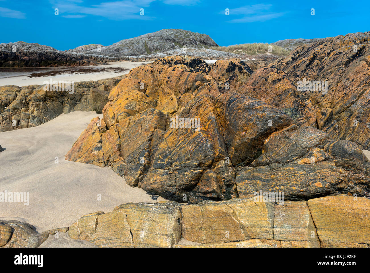 Formación rocosa en Torastan Beach en la isla de Coll Foto de stock