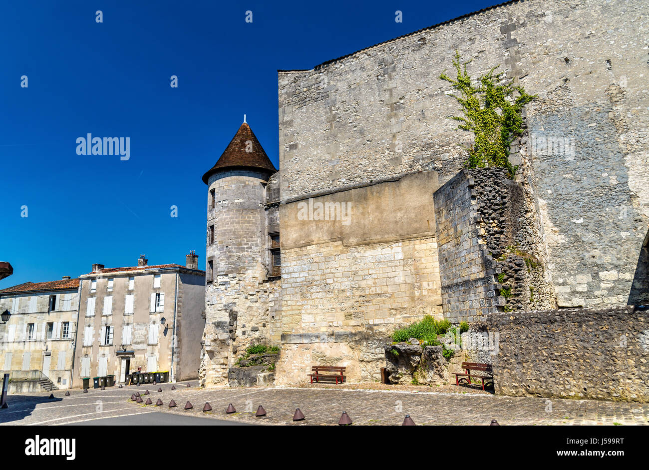 Cognac france castle fotografías e imágenes de alta resolución - Alamy