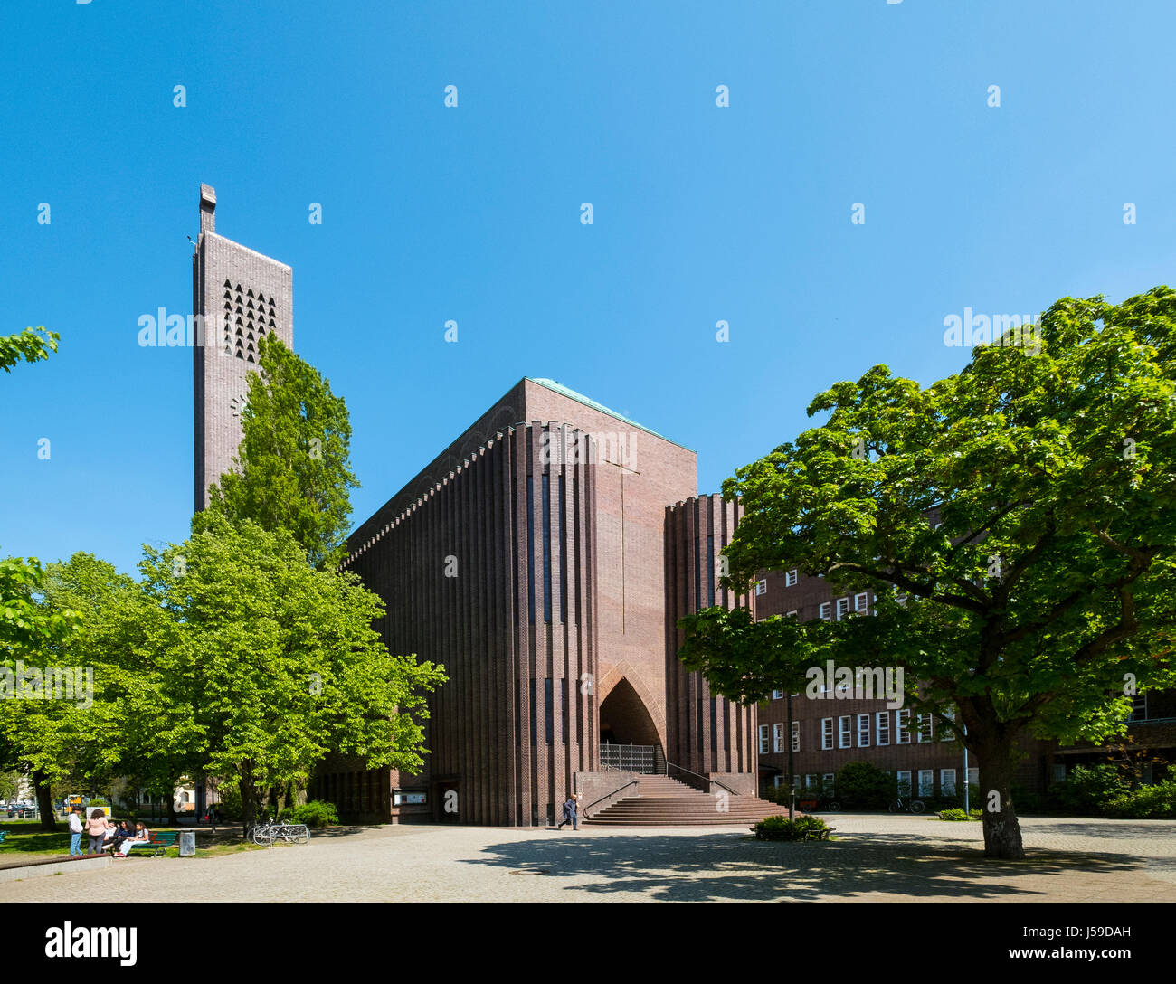 Vista exterior de la Kirche Am Hohenzollernplatz iglesia en Berlín, Alemania Foto de stock