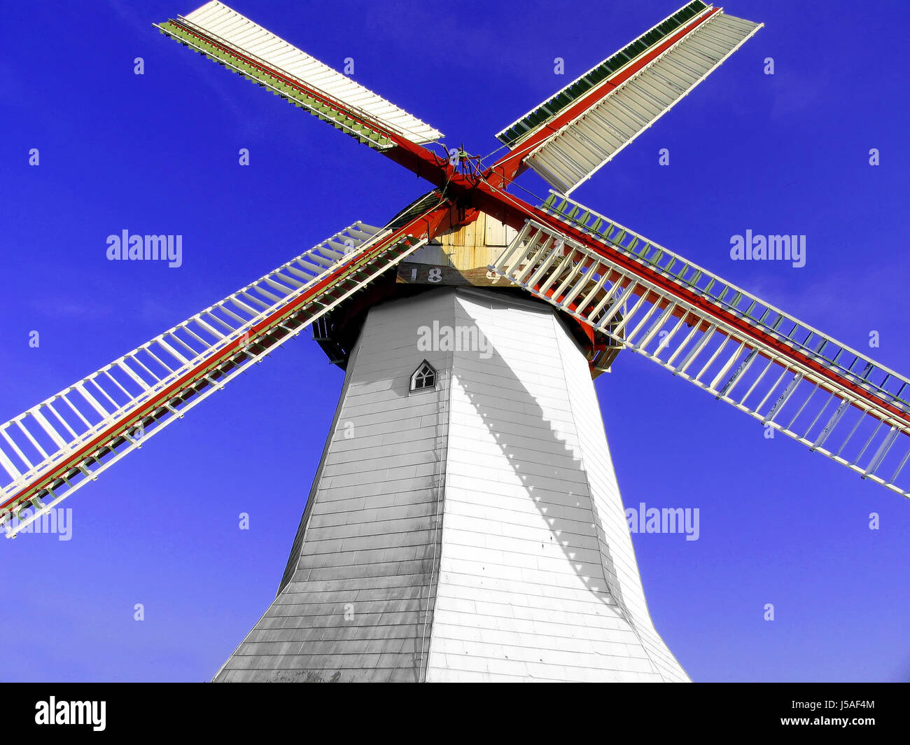 Madera azul blanco ala caucásicos europeos Alemania república federal alemana viento Foto de stock