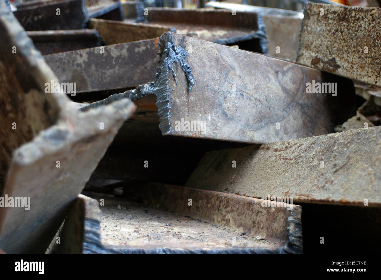 Soldadura de acero en frio fotografías e imágenes de alta resolución - Alamy