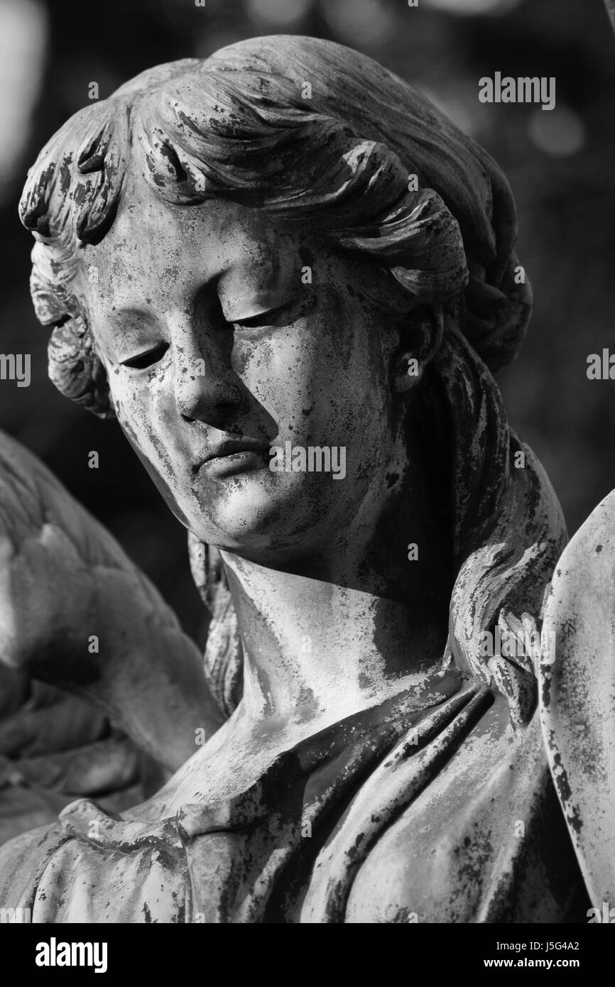 Angel De La Muerte De Imagenes De Stock En Blanco Y Negro Alamy