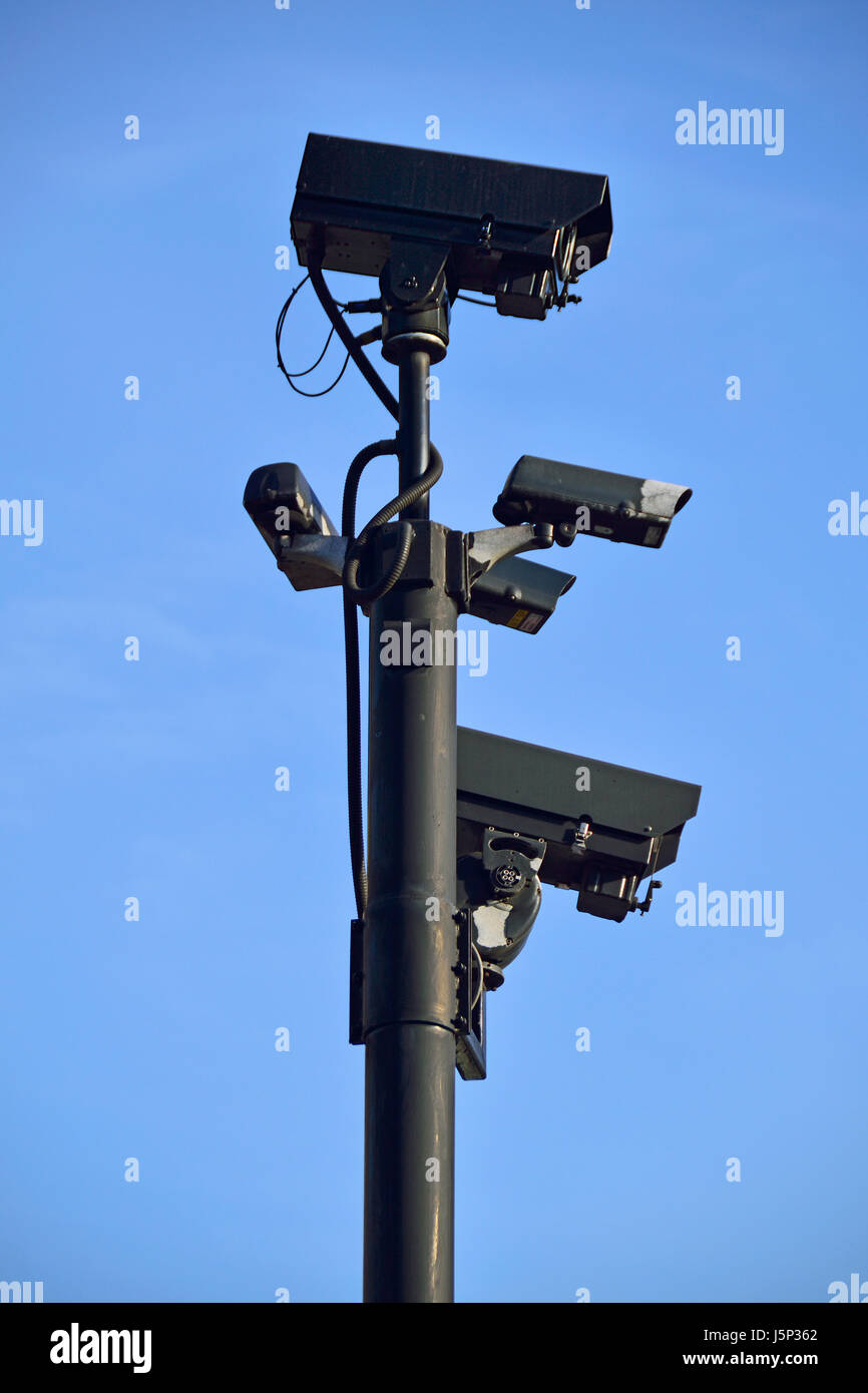 Londres, Inglaterra, Reino Unido. CCTV Cámaras de vigilancia en el centro  de Londres Fotografía de stock - Alamy