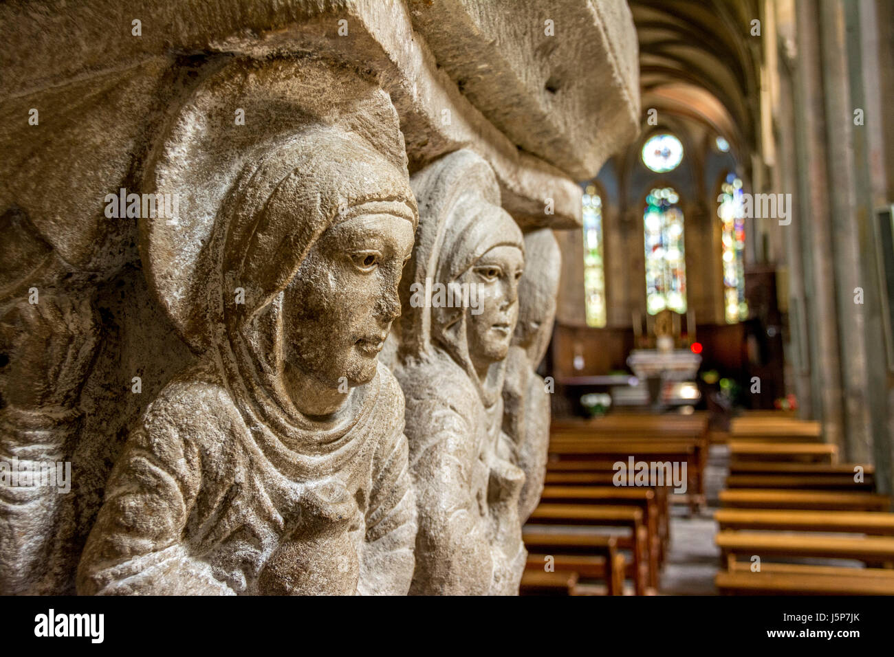 Esculturas de Mozac Romana Iglesia. Puy de Dôme. Auvernia. Francia Foto de stock