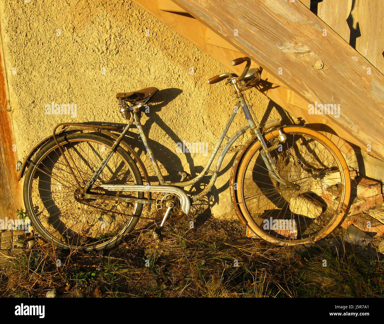 Cadena de antigüedades plumas para bicicletas oxidado rust shiner luz  luminary horquilla Fotografía de stock - Alamy