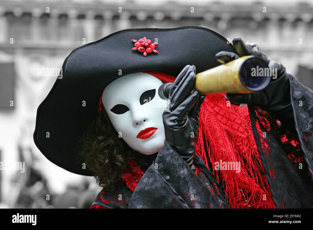 Mujer En Traje Del Carnaval. Dimensión De Una Variable Del Pirata Foto de  archivo - Imagen de mascarada, pirata: 21350072
