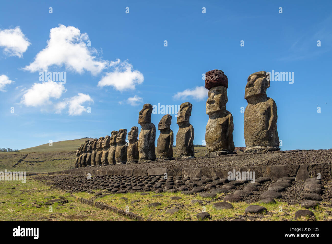 Estatuas Moai de Ahu Tongariki, Isla de Pascua, Chile Foto de stock