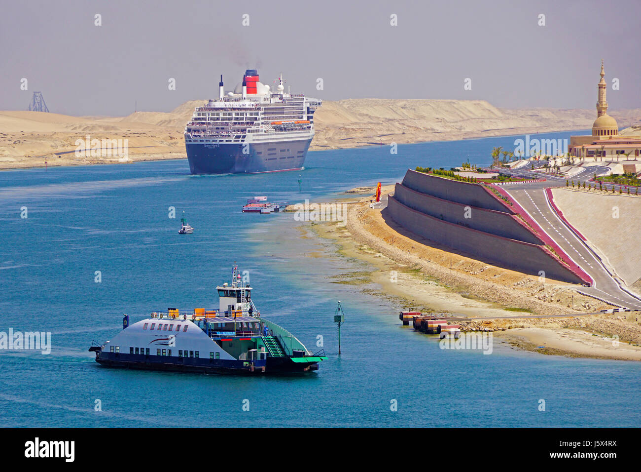 Canal de Suez en Ismailia cruce con Suez Ferry, hacia el norte, el
