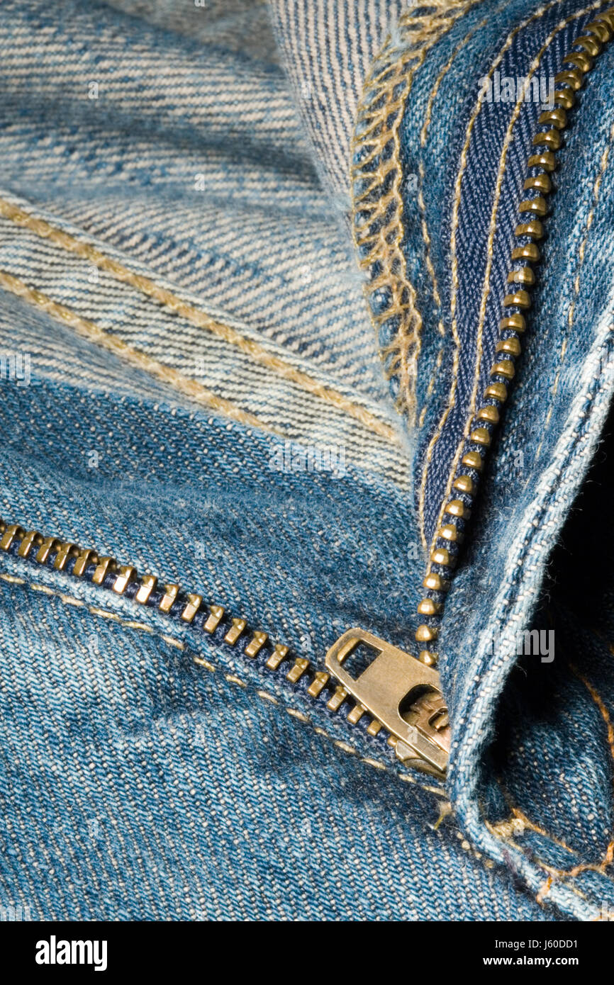 Blue jeans pantalones jean pantalones con peto zipper vestir dientes de  textura de tela Fotografía de stock - Alamy