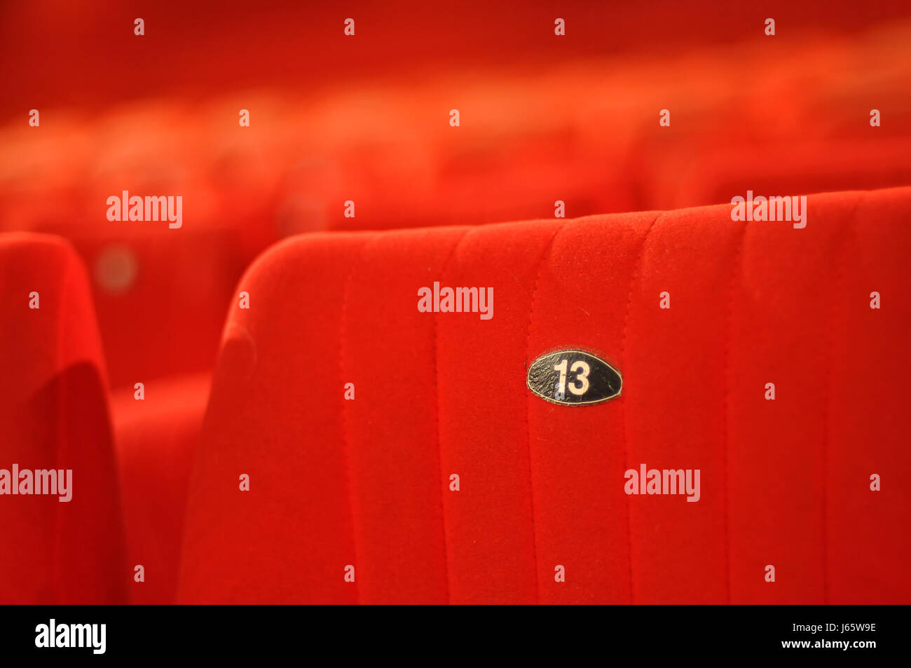 Asiento asiento trece calamidad lucky suerte superstición asientos número  calamidad Fotografía de stock - Alamy
