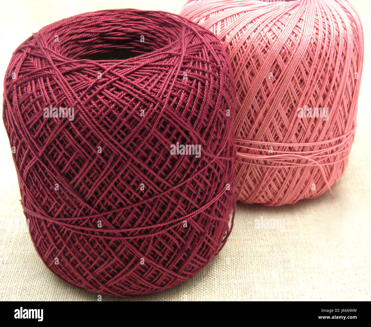 Artesanías tejido de lana hilados de lana bolas crochet macro macro cierre admisión Foto de stock
