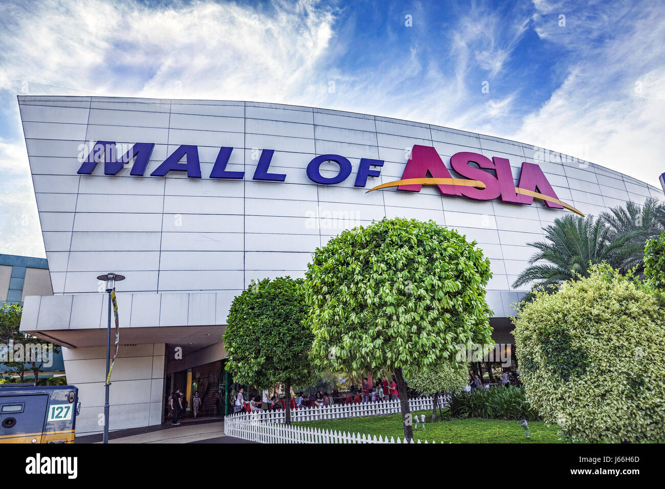 Fachada de la SM Mall of Asia, SM MOA, 4º centro comercial más grande de  las Filipinas en Bay City, Pasay, la isla de Luzón, Filipinas Fotografía de  stock - Alamy