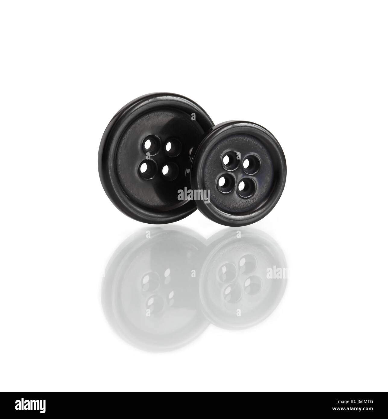 Dos botones negros sobre fondo blanco permanente. Aislada con trazado de  recorte Fotografía de stock - Alamy