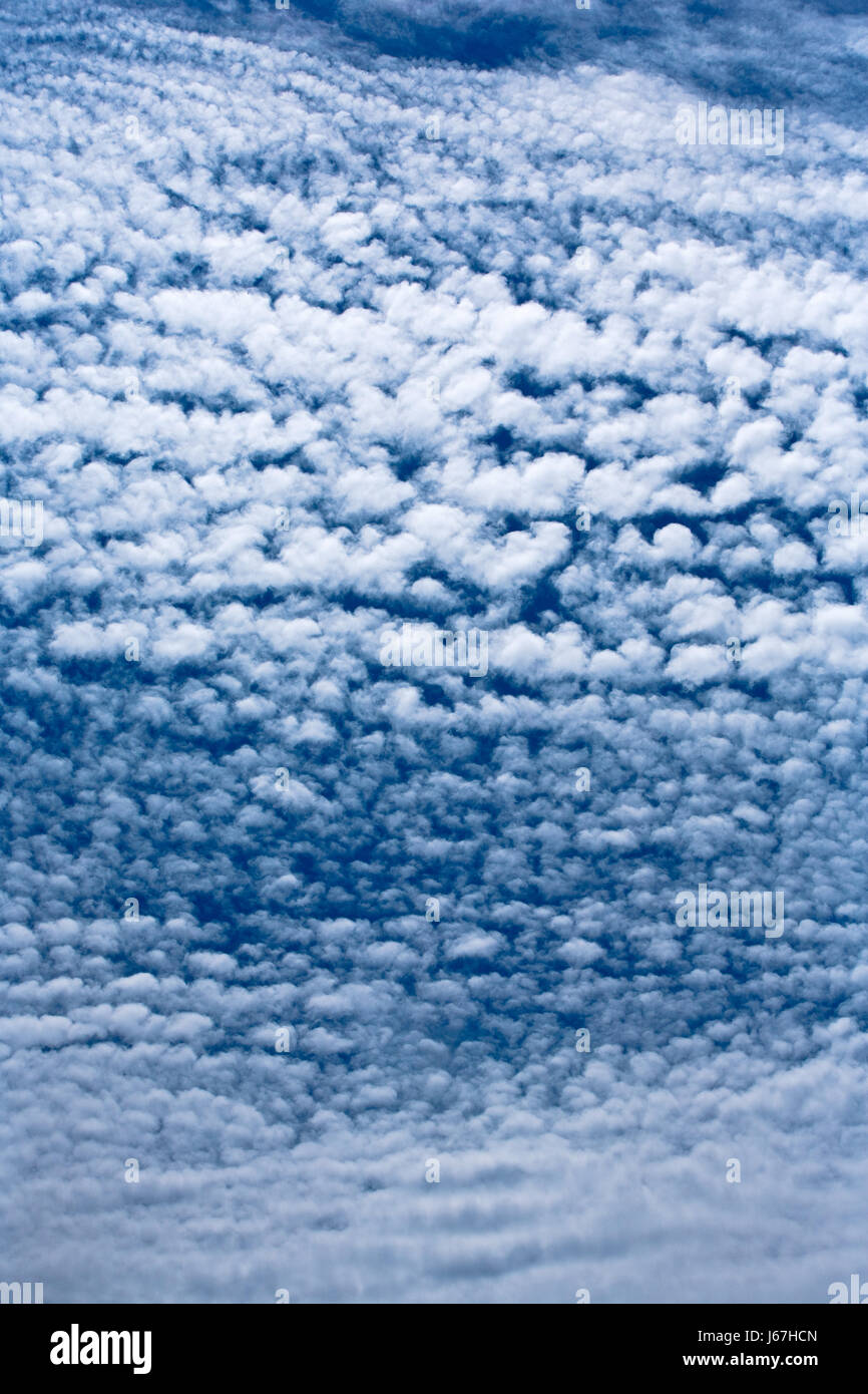Nubes Cloud nube azul suave sol nublado cielo nublado azules carcinomas Foto de stock