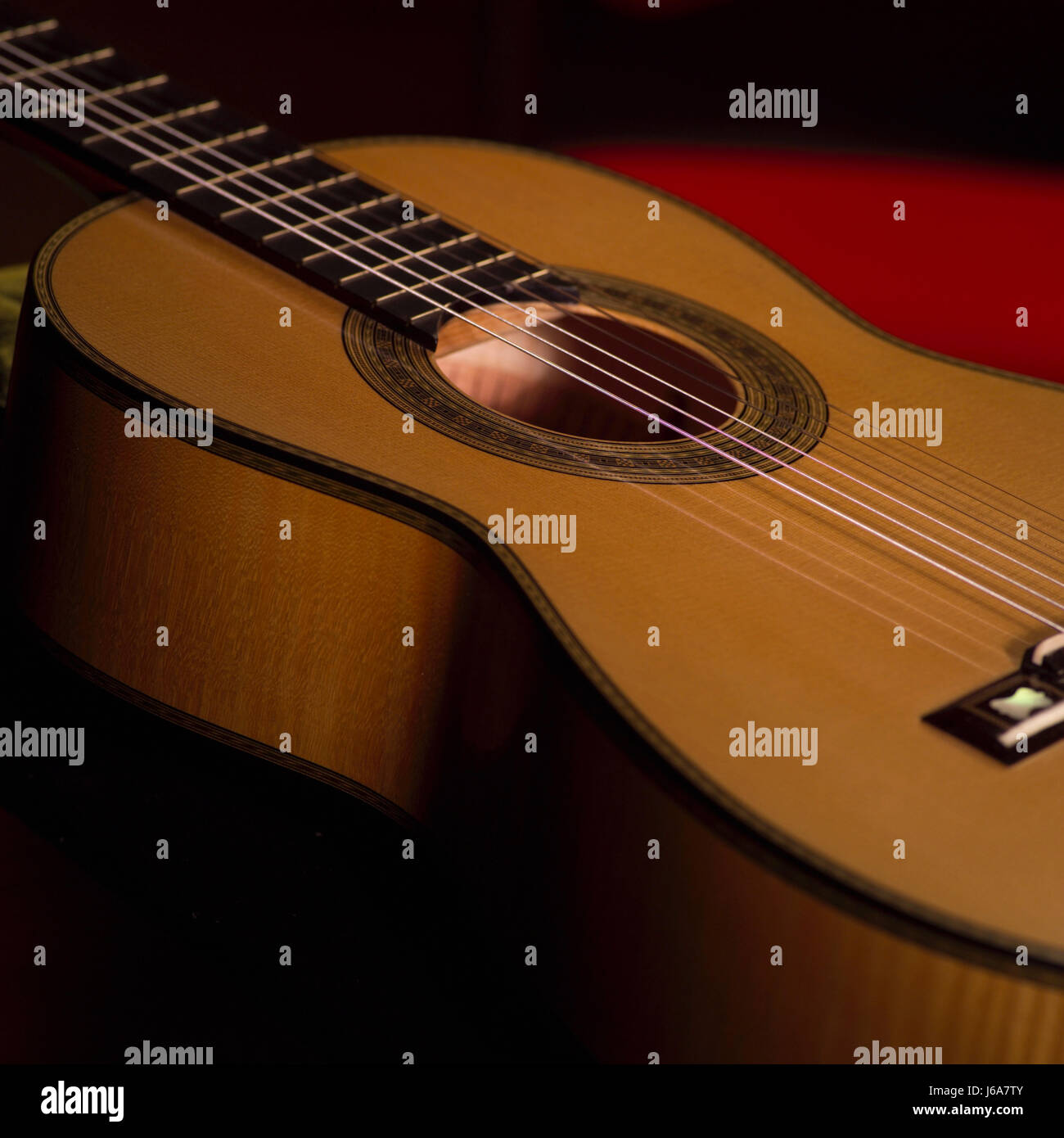 Cadena musical música de guitarra acústica packthreads medir método  instrumento Fotografía de stock - Alamy