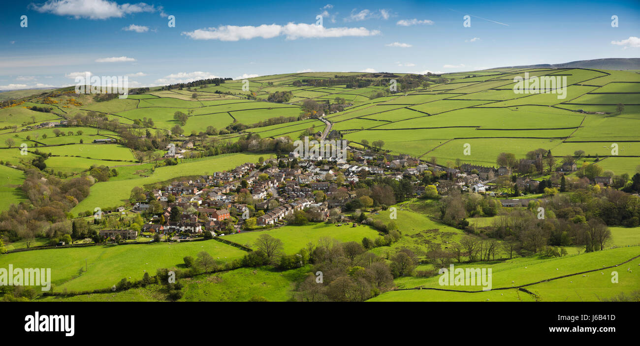 Reino Unido, Inglaterra, Cheshire, Rainow, aldea, elevada vista desde la colina Kerridge, panorámicas Foto de stock