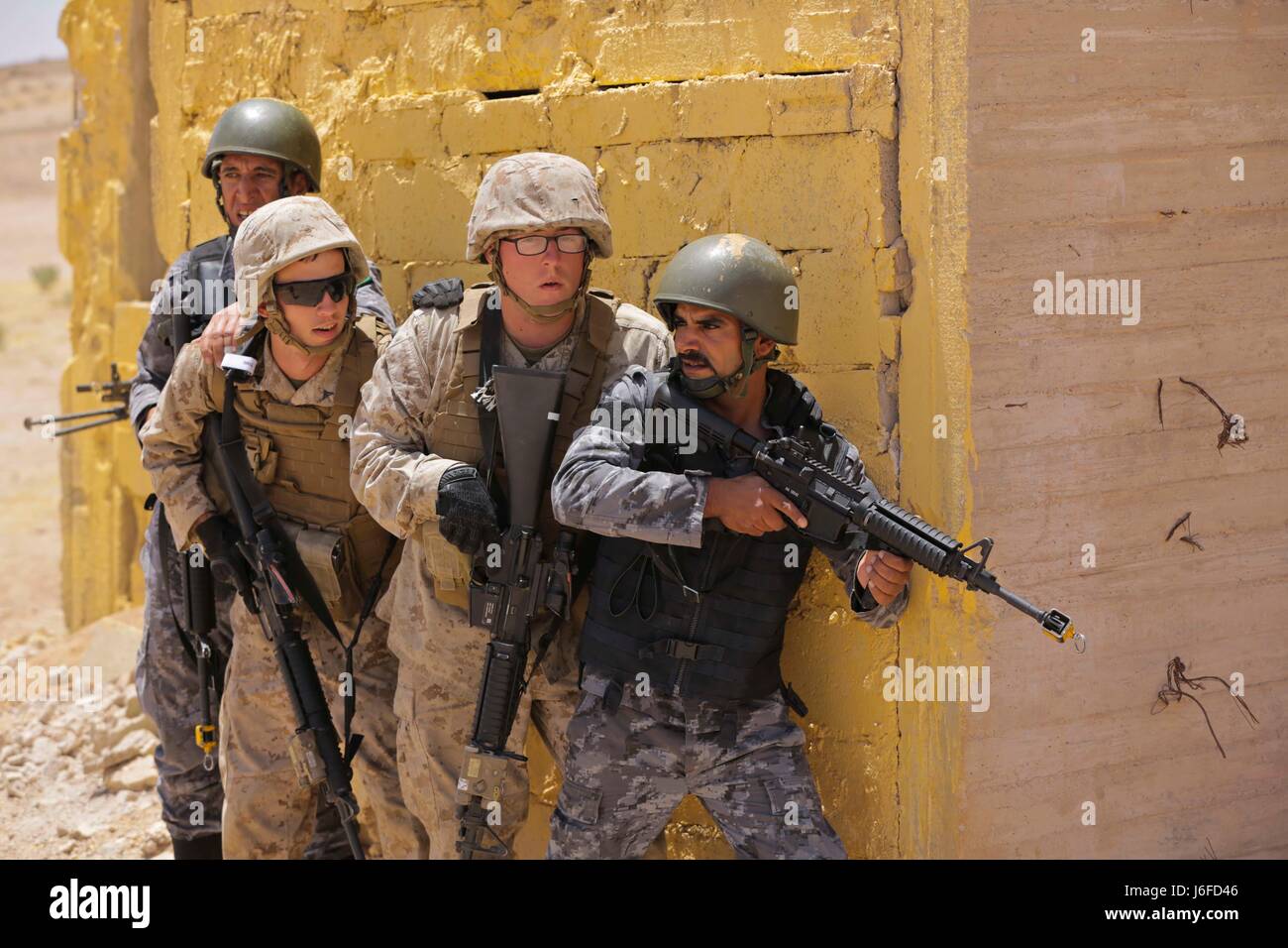 51 policía militar fotografías e imágenes de alta resolución - Alamy