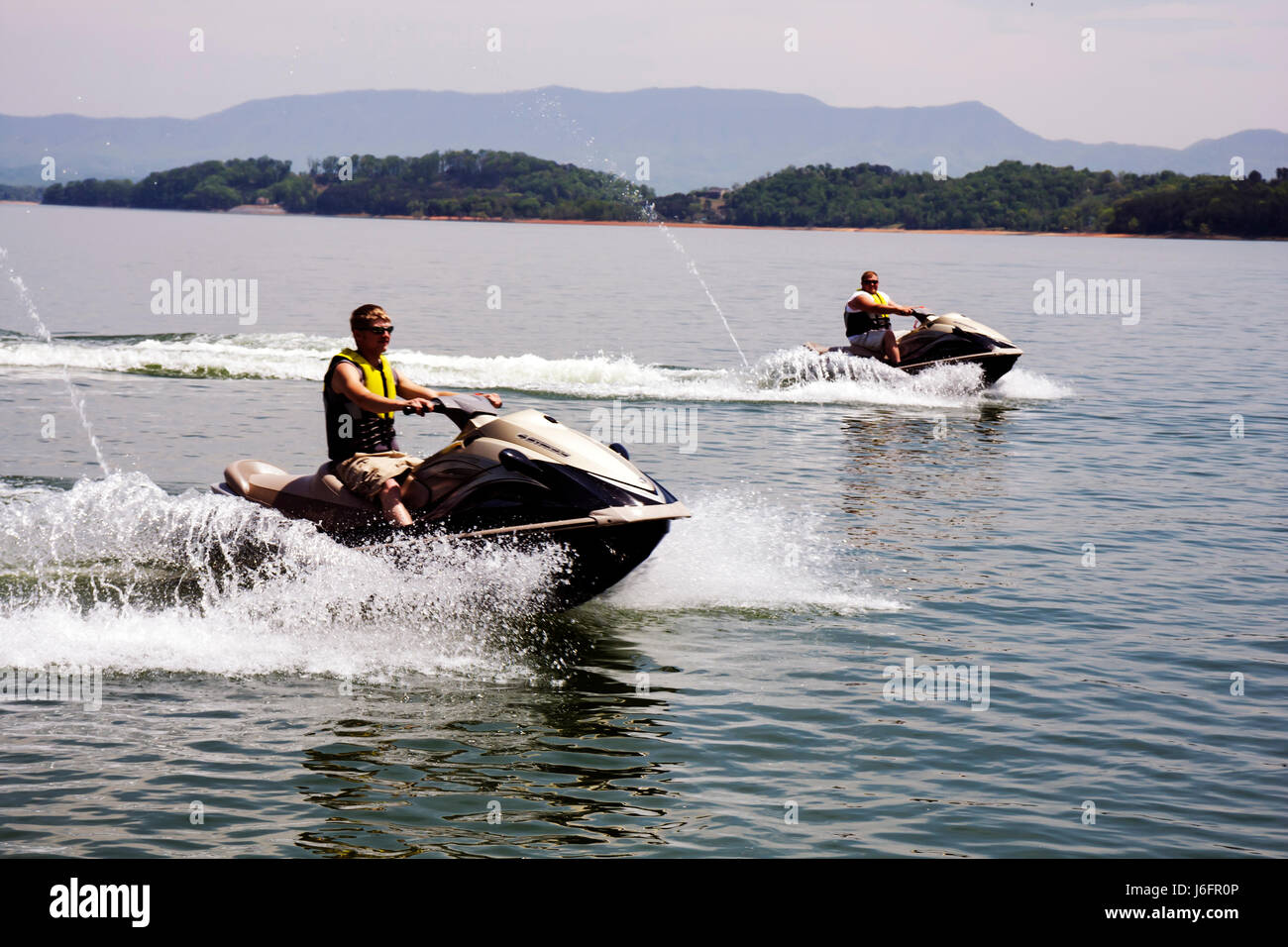 Sevierville Tennessee,Smoky Mountains,Douglas Lake,jet ski,wave runner,deportes acuáticos,TN080501036 Foto de stock