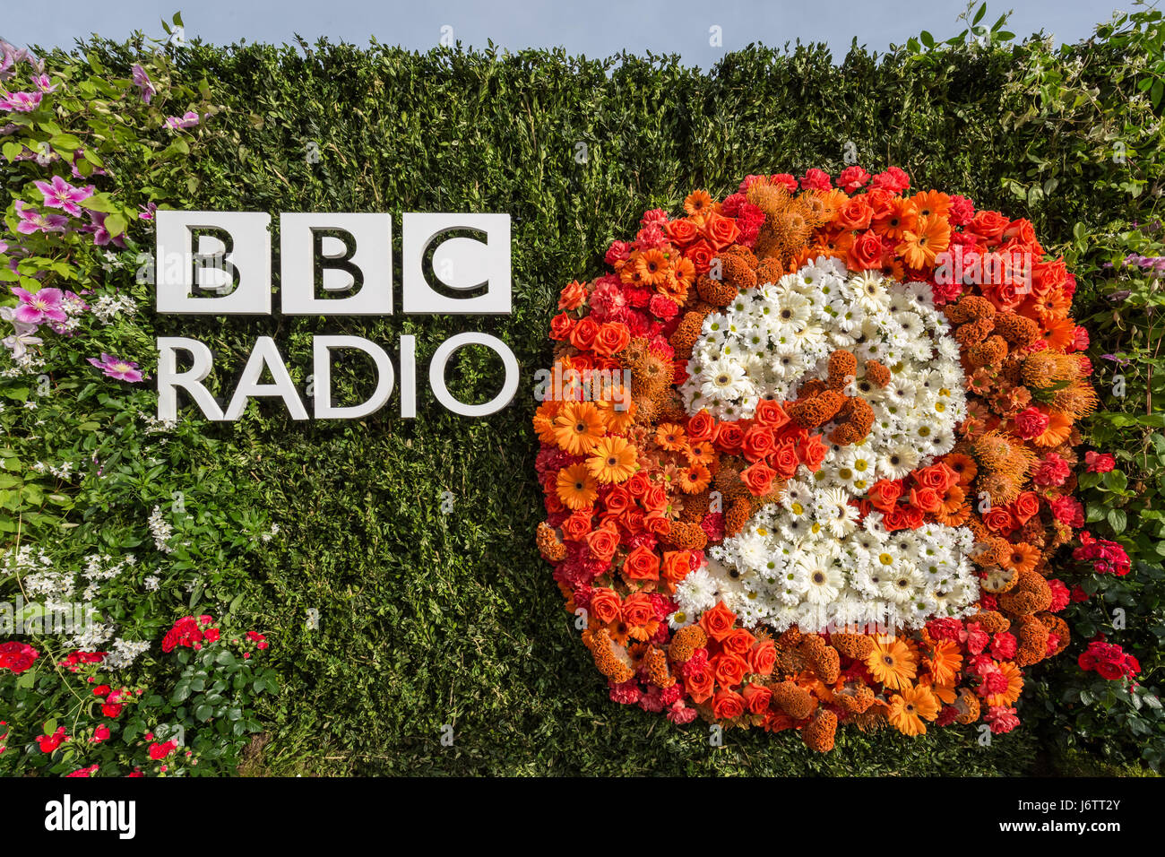 Londres, Reino Unido. 22 de mayo de 2017. BBC Radio 2 logotipo en diseño  floral. RHS Chelsea Flower Show © Guy Corbishley/Alamy Live News Fotografía  de stock - Alamy
