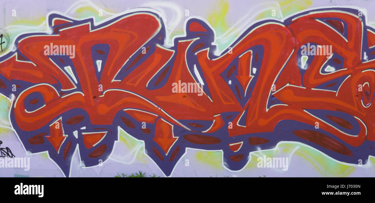 Graffiti en el muro del Legado Graffiti Hall of Fame en Berlín. Foto de stock