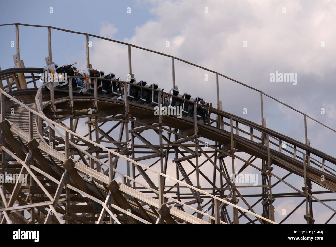 Mammut roller coaster de madera Foto de stock