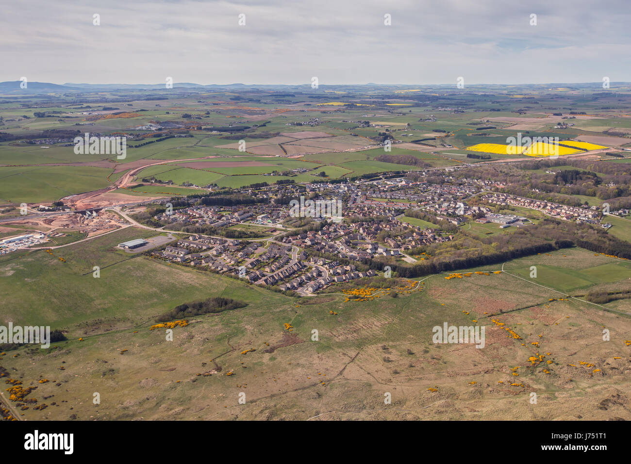 Fotografía aérea de la ciudad de Balmedie, cerca de la ciudad de Aberdeen en el noreste de Escocia, Reino Unido Foto de stock