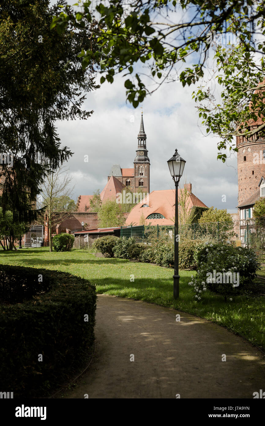 Tangermünde, Sajonia-Anhalt, Alemania, Hansestadt, Blick zur Stephanskirche Foto de stock