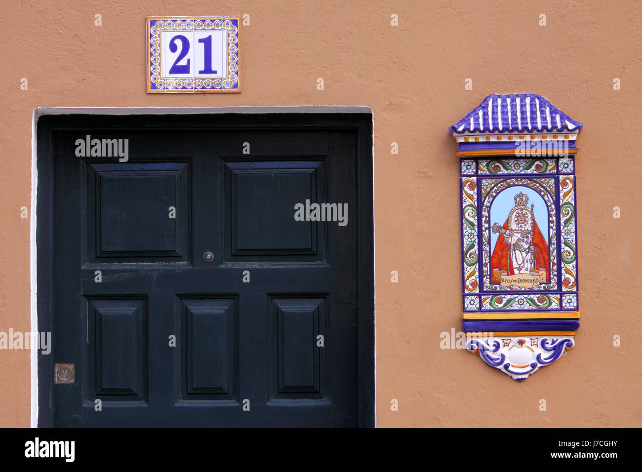 Edificio de la casa de la religión objeto de creencias religiosas admisión detalle ubicación españa Foto de stock