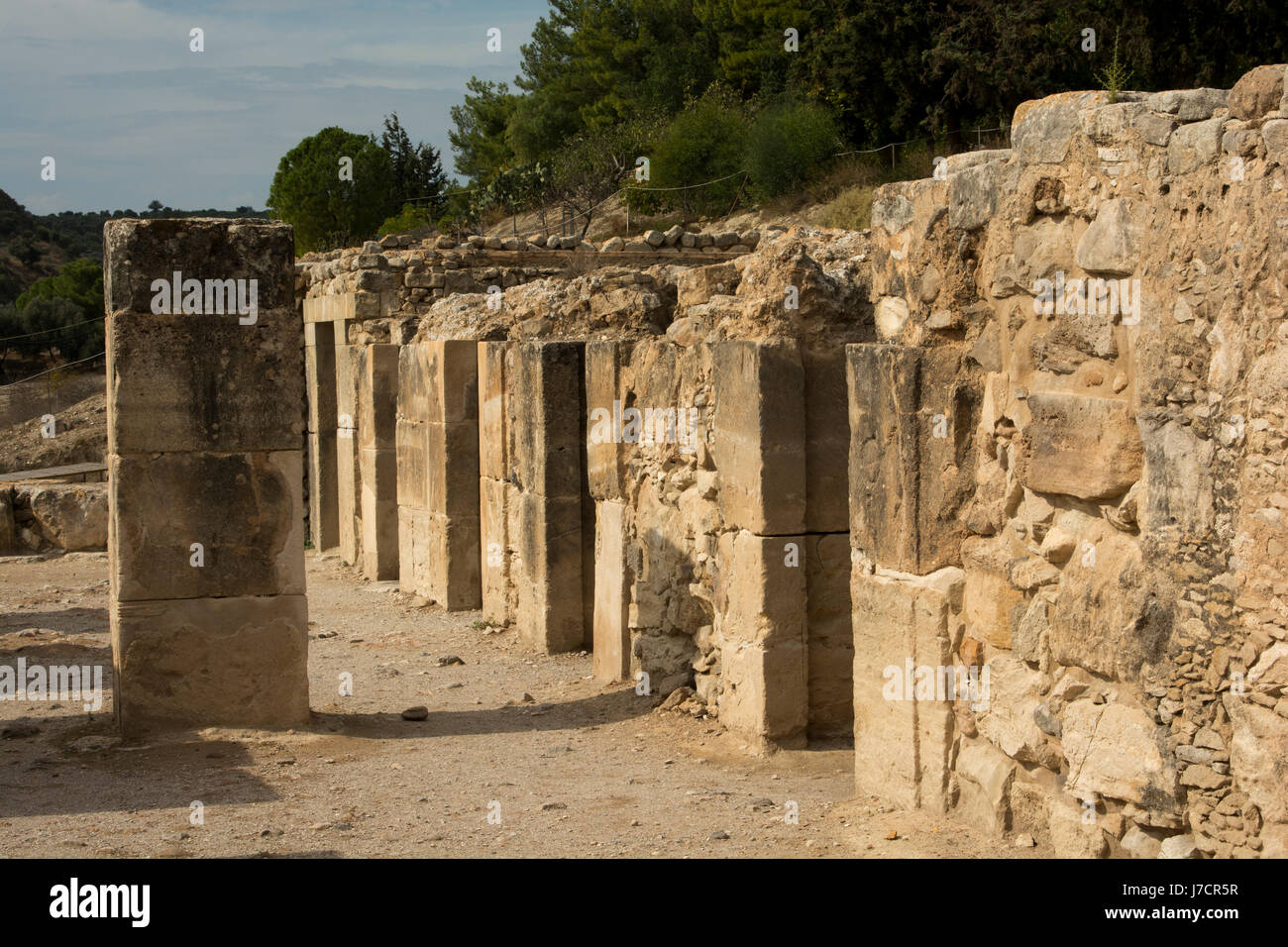 Phaistos era un palacio minoico y ciudad central meridional iin Creta con asentamientos, comenzando alrededor de 4000 A.C. y duró alrededor de 4000 años. Foto de stock