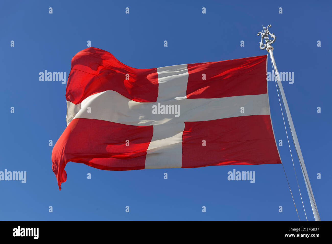 Bandera, Soberana Orden de Malta, San Juan de la cruz, Valletta, Malta Foto de stock