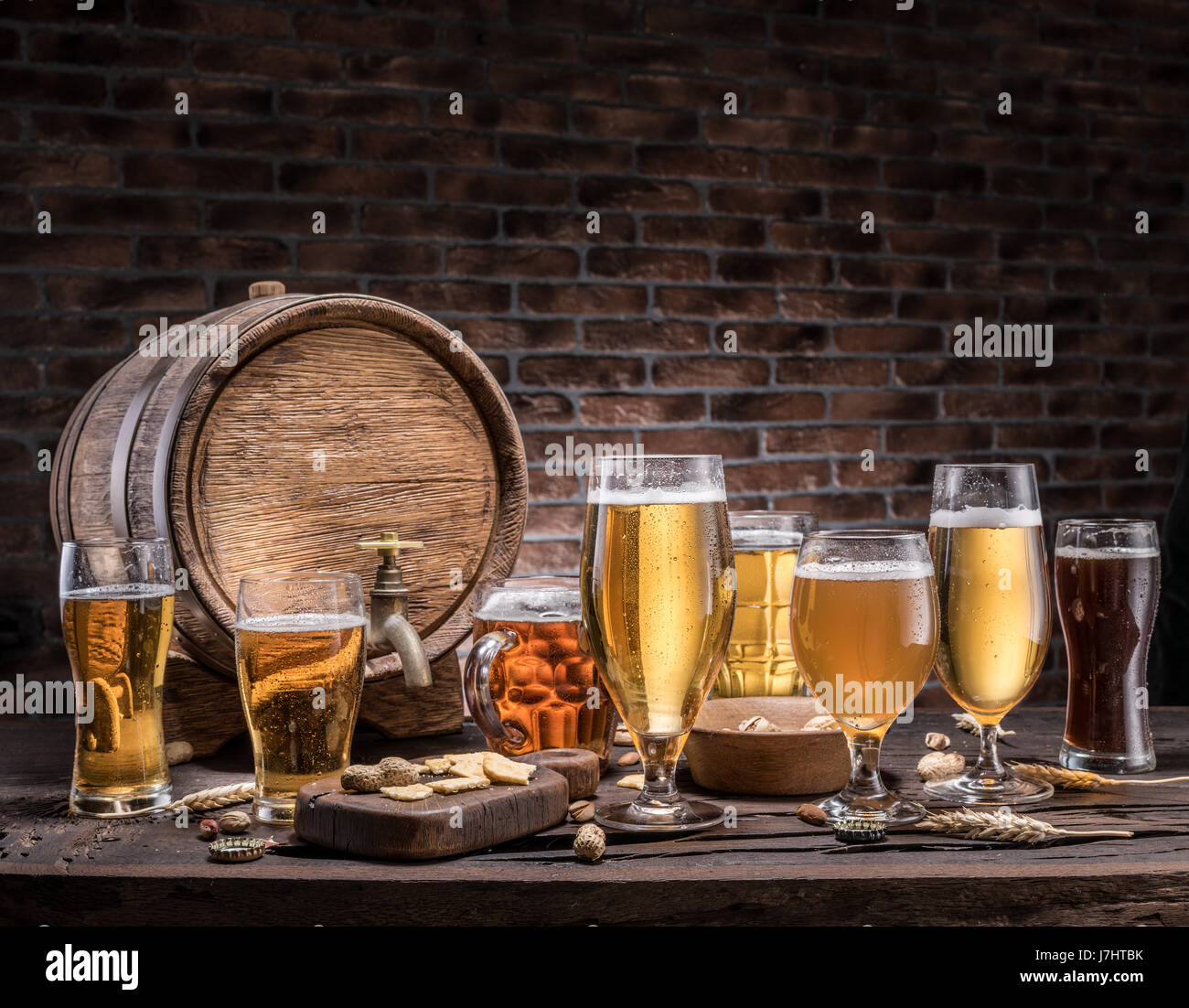 Cervecería artesanal fotografías e imágenes de alta resolución - Página 6 -  Alamy