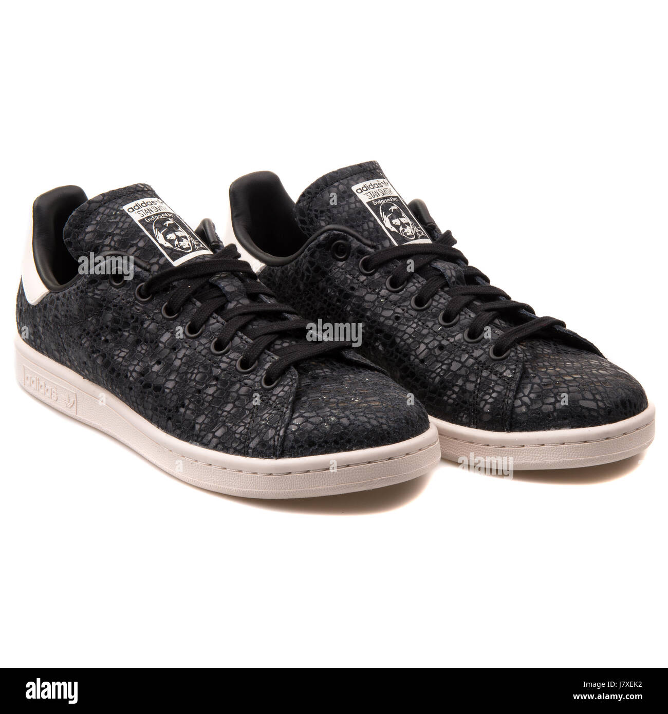 Adidas Stan Smith W Mujer Sneakers Negro - S77344 Fotografía de stock -  Alamy