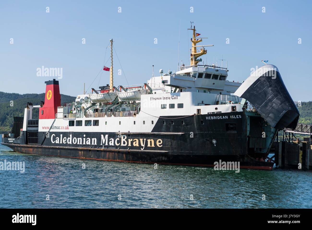 MV Hebridean Isles es un roll-on roll-off entre Calmac Ferry operado por Kennacraig en la costa oeste de Escocia y de Islay. En Islay se acopla al IET Foto de stock