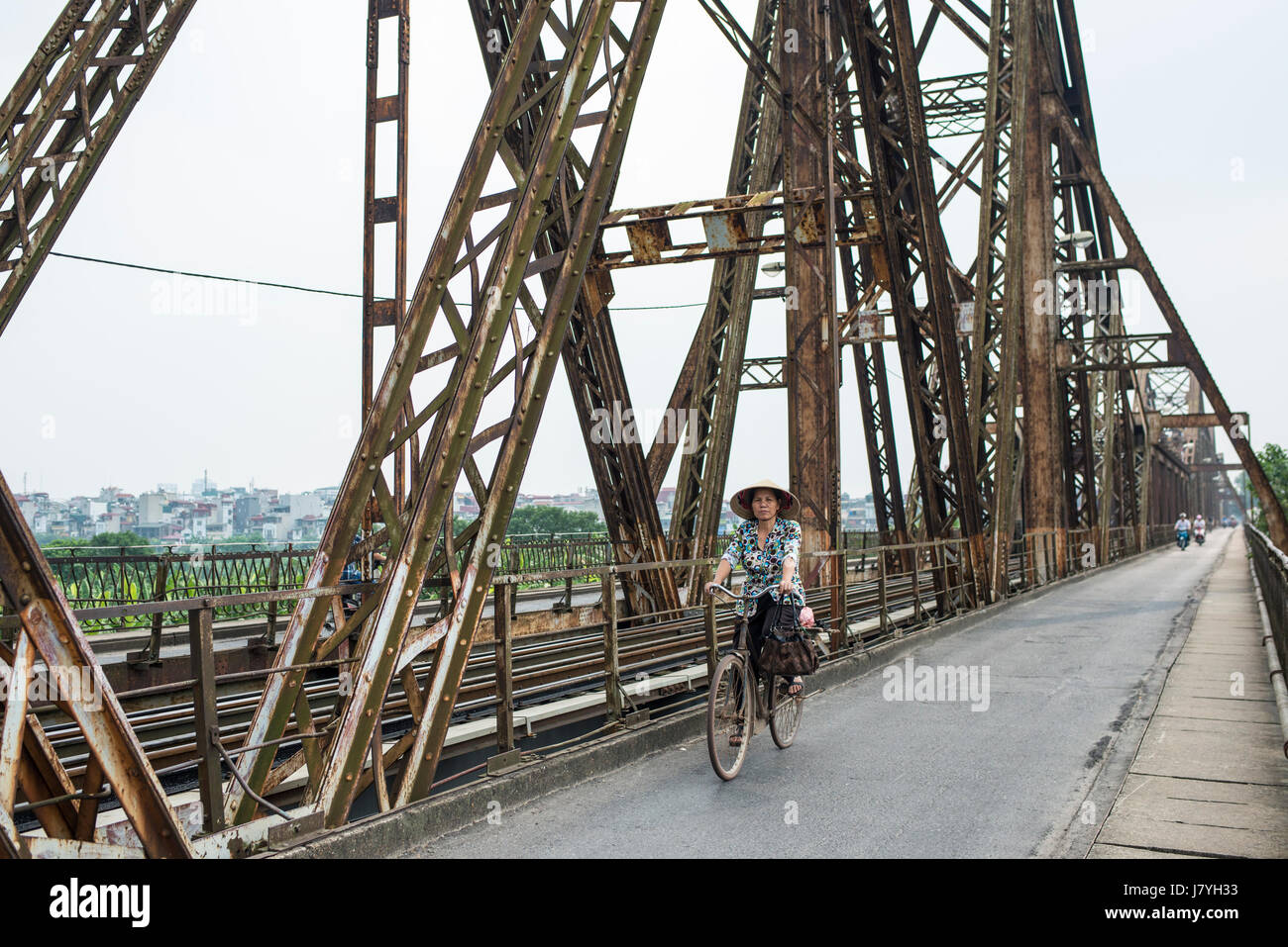 Bien largo puente, Hanoi. Foto de stock