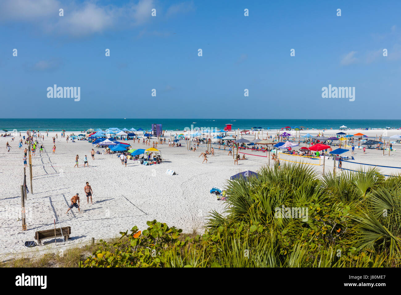 La excavación de la serie de torneos de voleibol de playa en Siesta Key Beach, en el Golfo de México en Sarasota Florida Foto de stock