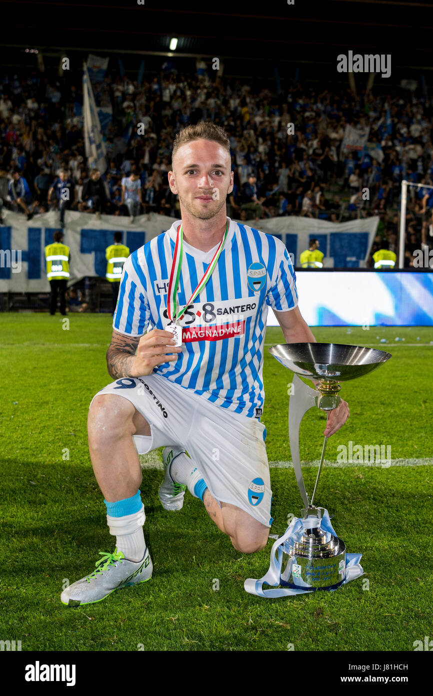 De Ferrara, Italia. El 18 de mayo, 2017. Serie B Trofeo Football/Soccer :  Italiano 'Serie B' coincidencia entre SPAL 2-1 FC Bari en el Stadio Paolo  Mazza en Ferrara, Italia . Crédito