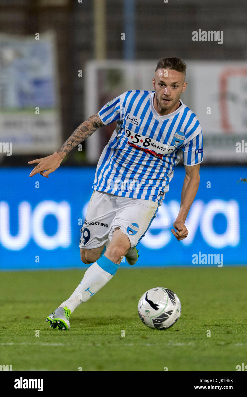 De Ferrara, Italia. El 18 de mayo, 2017. Serie B Trofeo Football/Soccer :  Italiano 'Serie B' coincidencia entre SPAL 2-1 FC Bari en el Stadio Paolo  Mazza en Ferrara, Italia . Crédito