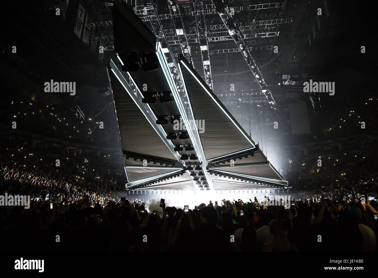 Toronto, Canadá. El 26 de mayo, 2017. La Weeknd juega a una muchedumbre natal vendió en el Air Canada Centre en su Starboy: la leyenda de la caída Tour. Crédito: Bobby Singh/Alamy Live News. Foto de stock