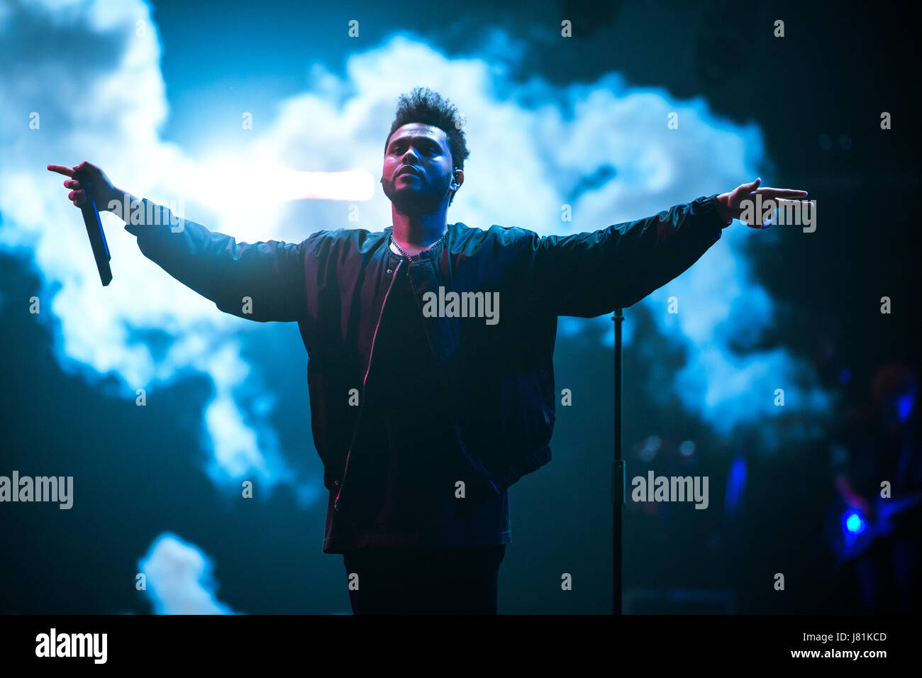 Toronto, Canadá. El 26 de mayo, 2017. La Weeknd juega a una muchedumbre natal vendió en el Air Canada Centre en su Starboy: la leyenda de la caída Tour. Crédito: Bobby Singh/Alamy Live News. Foto de stock