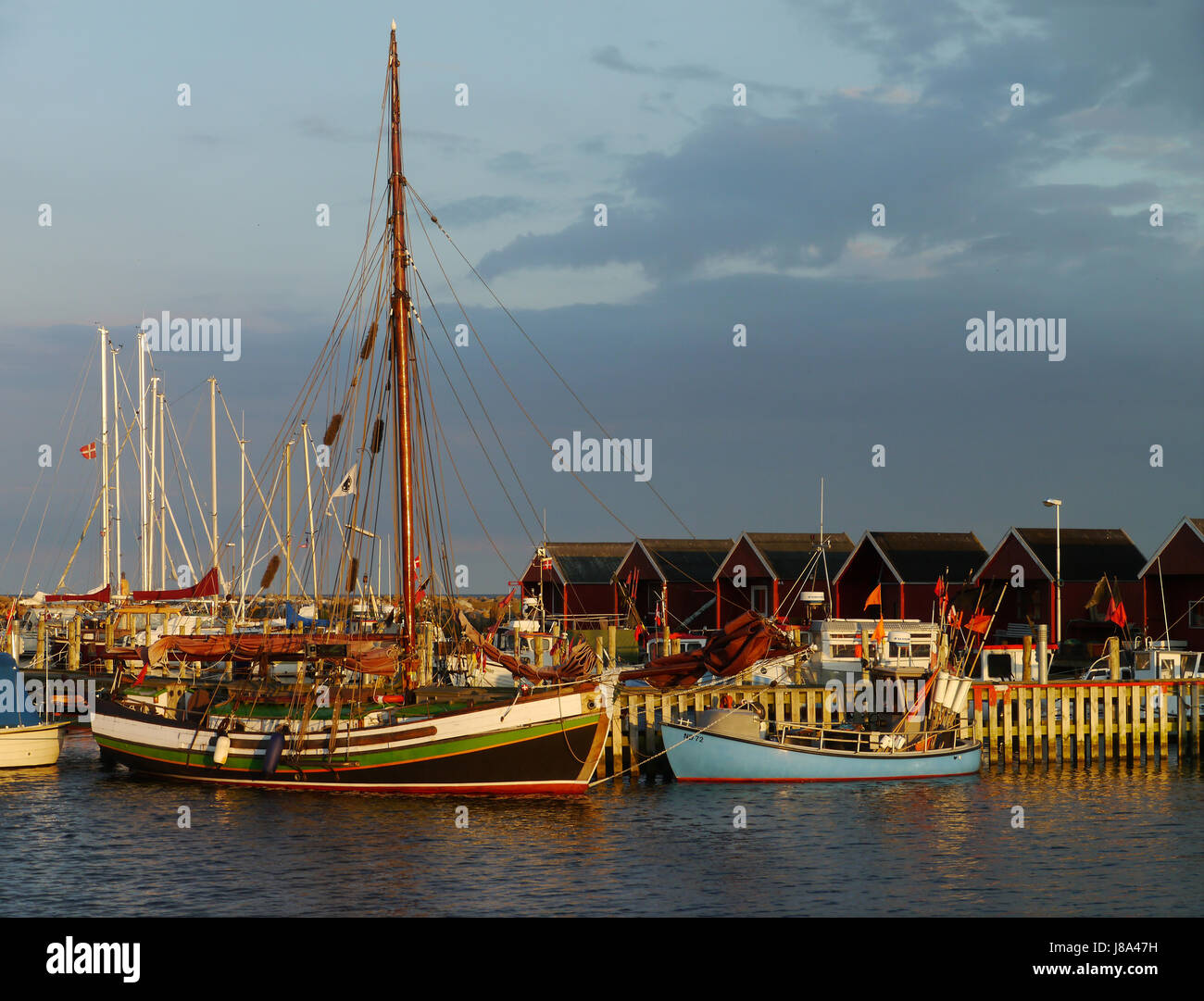 Dinamarca, veleros, barcos de pesca, vela, Dinamarca, el agua, el mar Báltico, la sal Foto de stock