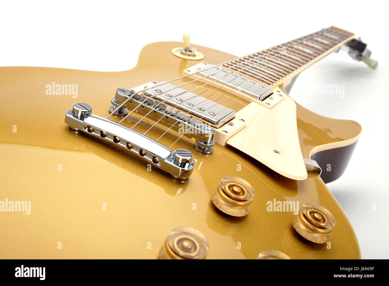 La guitarra, el oro, el cuello, la música, la madera, miente, miente,  miente, guitarra, cuerdas, cromo Fotografía de stock - Alamy